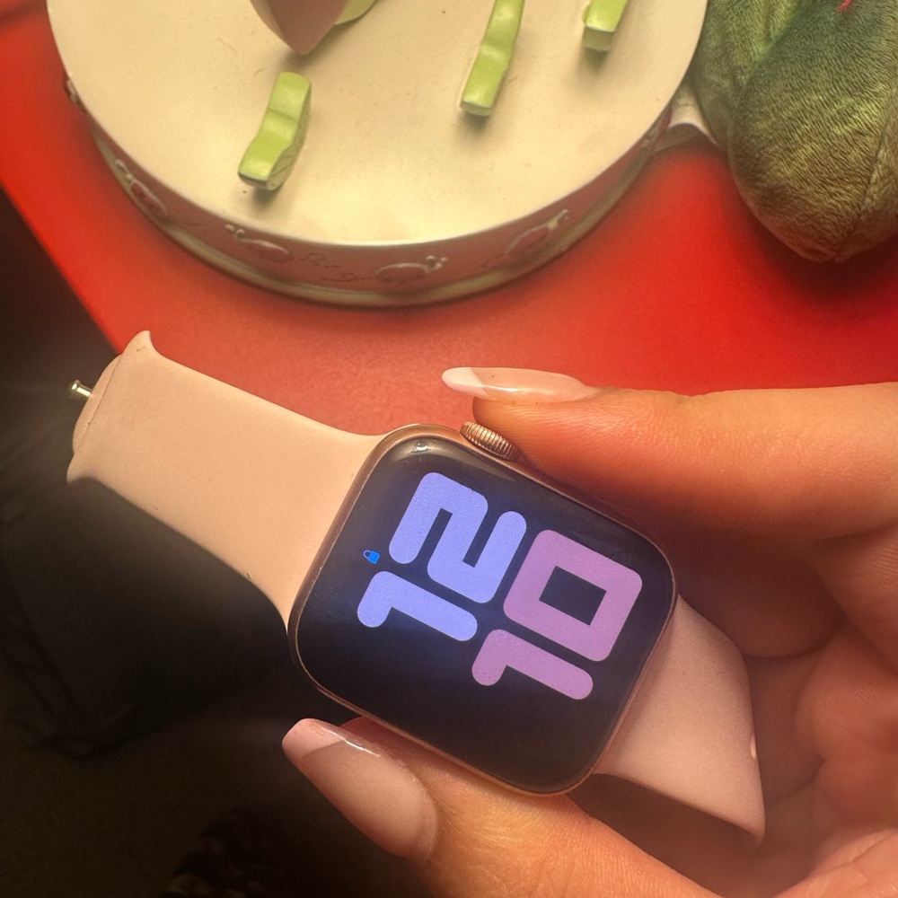 Series 5 Apple Watch Rose Gold (GPS+ Cellular)